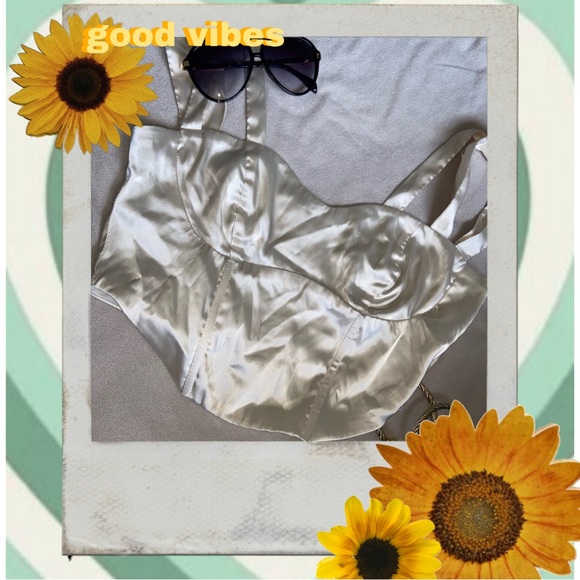 tic toc Tops - ⭐️ Shiny Crop Top ⭐️